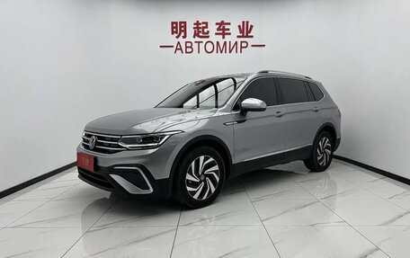 Volkswagen Tiguan II, 2023 год, 2 100 000 рублей, 4 фотография
