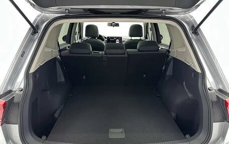 Volkswagen Tiguan II, 2023 год, 2 100 000 рублей, 18 фотография