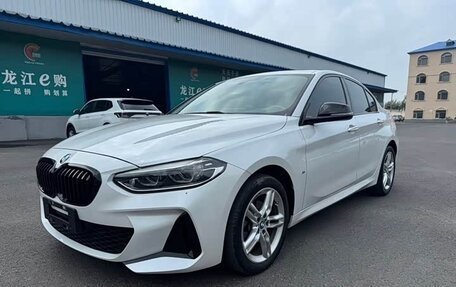 BMW 1 серия, 2022 год, 1 876 000 рублей, 1 фотография