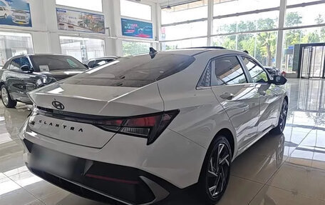Hyundai Elantra, 2025 год, 1 600 000 рублей, 5 фотография