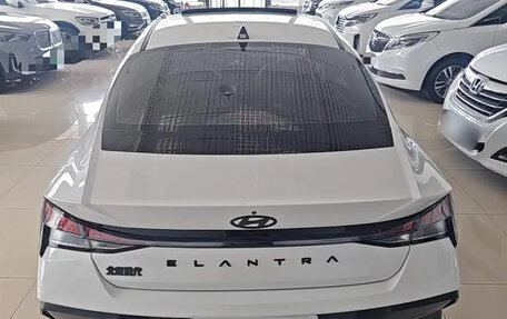 Hyundai Elantra, 2025 год, 1 600 000 рублей, 8 фотография