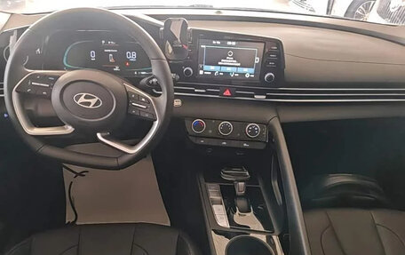Hyundai Elantra, 2025 год, 1 600 000 рублей, 10 фотография