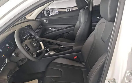 Hyundai Elantra, 2025 год, 1 600 000 рублей, 11 фотография