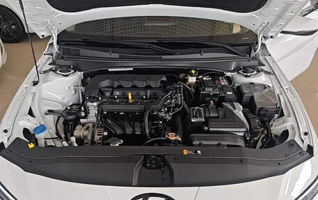 Hyundai Elantra, 2025 год, 1 600 000 рублей, 21 фотография