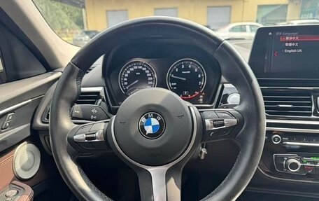 BMW 1 серия, 2022 год, 1 876 000 рублей, 10 фотография