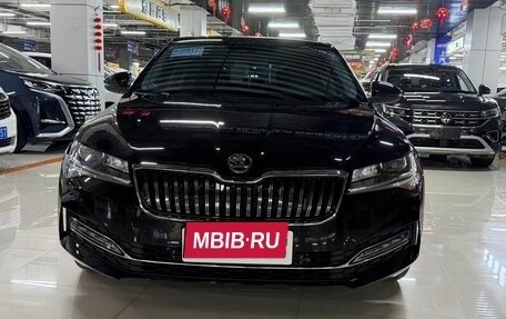 Skoda Superb III рестайлинг, 2025 год, 2 100 000 рублей, 1 фотография