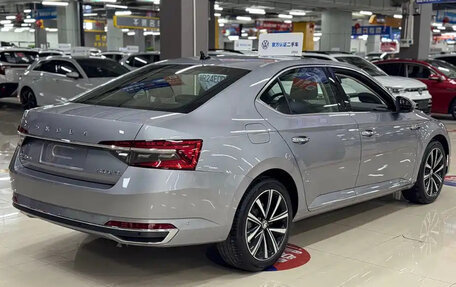 Skoda Superb III рестайлинг, 2025 год, 2 100 000 рублей, 5 фотография