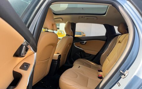 Volvo V40 II рестайлинг, 2018 год, 1 300 000 рублей, 11 фотография