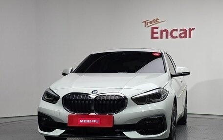 BMW 1 серия, 2020 год, 2 270 000 рублей, 4 фотография
