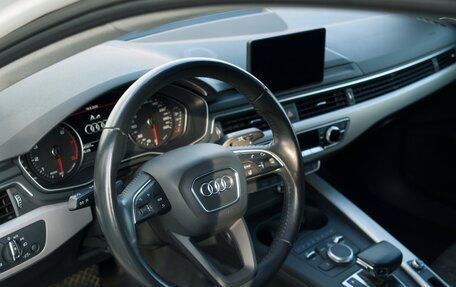 Audi A4, 2019 год, 2 500 000 рублей, 4 фотография