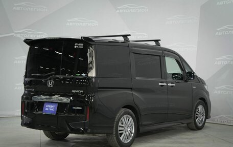 Honda Stepwgn IV, 2018 год, 2 370 000 рублей, 4 фотография