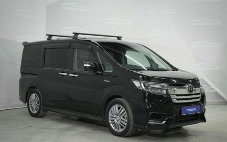 Honda Stepwgn IV, 2018 год, 2 370 000 рублей, 3 фотография