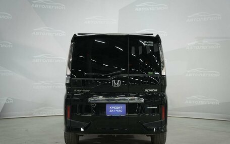 Honda Stepwgn IV, 2018 год, 2 370 000 рублей, 5 фотография