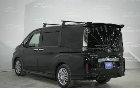 Honda Stepwgn IV, 2018 год, 2 370 000 рублей, 6 фотография