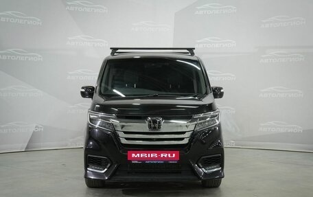 Honda Stepwgn IV, 2018 год, 2 370 000 рублей, 2 фотография