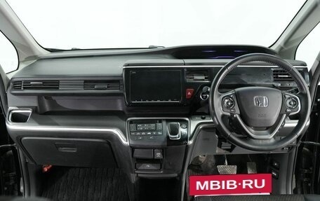 Honda Stepwgn IV, 2018 год, 2 370 000 рублей, 10 фотография