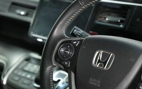Honda Stepwgn IV, 2018 год, 2 370 000 рублей, 17 фотография