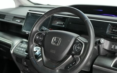 Honda Stepwgn IV, 2018 год, 2 370 000 рублей, 15 фотография