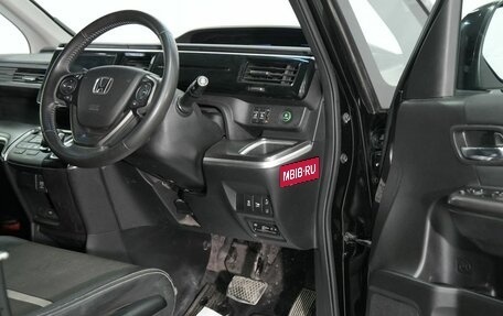 Honda Stepwgn IV, 2018 год, 2 370 000 рублей, 14 фотография