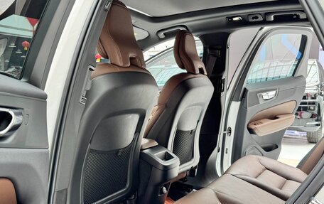 Volvo XC60 II, 2022 год, 4 900 000 рублей, 20 фотография