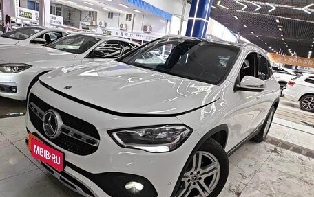 Mercedes-Benz GLA, 2023 год, 2 400 000 рублей, 2 фотография