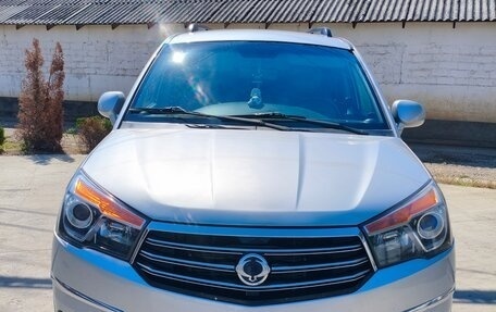 SsangYong Stavic, 2013 год, 1 350 000 рублей, 1 фотография