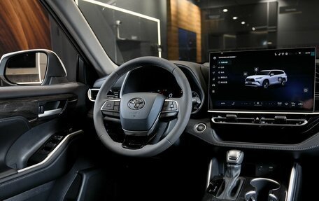 Toyota Highlander, 2026 год, 5 700 000 рублей, 25 фотография