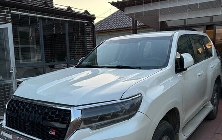 Toyota Land Cruiser Prado 150 рестайлинг 2, 2014 год, 3 350 000 рублей, 3 фотография