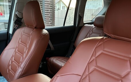 Toyota Land Cruiser Prado 150 рестайлинг 2, 2014 год, 3 350 000 рублей, 17 фотография