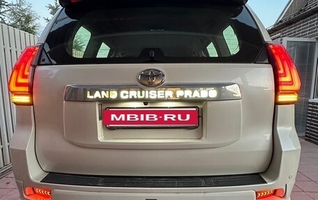Toyota Land Cruiser Prado 150 рестайлинг 2, 2014 год, 3 350 000 рублей, 12 фотография