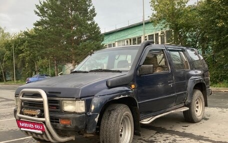 Nissan Terrano II рестайлинг, 1994 год, 750 000 рублей, 2 фотография