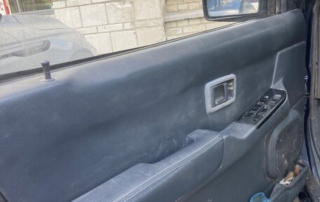 Nissan Terrano II рестайлинг, 1994 год, 750 000 рублей, 10 фотография