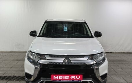 Mitsubishi Outlander III рестайлинг 3, 2019 год, 1 780 000 рублей, 5 фотография