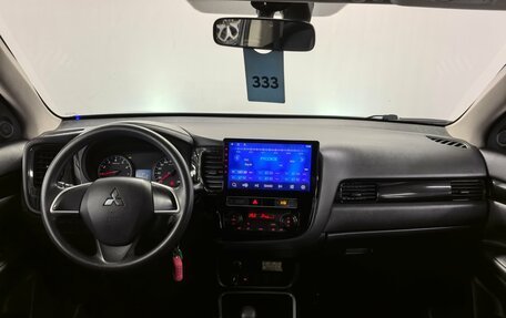 Mitsubishi Outlander III рестайлинг 3, 2019 год, 1 780 000 рублей, 10 фотография