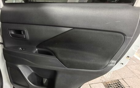 Mitsubishi Outlander III рестайлинг 3, 2019 год, 1 780 000 рублей, 17 фотография