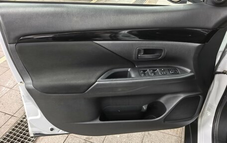 Mitsubishi Outlander III рестайлинг 3, 2019 год, 1 780 000 рублей, 8 фотография