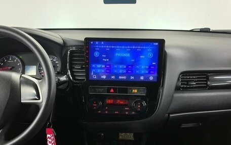 Mitsubishi Outlander III рестайлинг 3, 2019 год, 1 780 000 рублей, 13 фотография