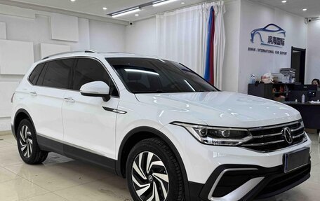 Volkswagen Tiguan II, 2023 год, 2 690 095 рублей, 3 фотография