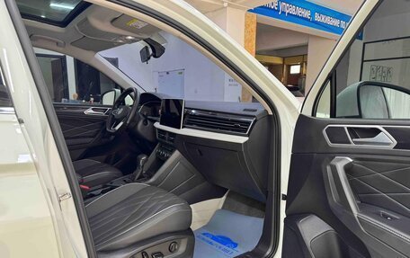 Volkswagen Tiguan II, 2023 год, 2 690 095 рублей, 11 фотография
