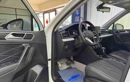 Volkswagen Tiguan II, 2023 год, 2 690 095 рублей, 8 фотография
