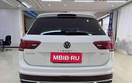 Volkswagen Tiguan II, 2023 год, 2 690 095 рублей, 5 фотография