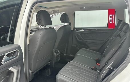 Volkswagen Tiguan II, 2023 год, 2 370 095 рублей, 10 фотография