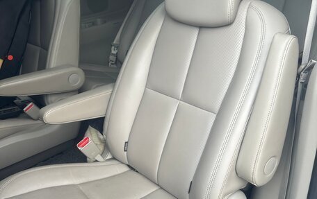 KIA Carnival III, 2018 год, 2 800 000 рублей, 4 фотография