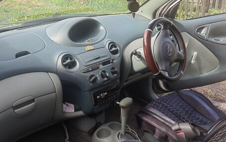 Toyota Vitz, 2001 год, 250 000 рублей, 2 фотография