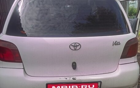Toyota Vitz, 2001 год, 250 000 рублей, 1 фотография