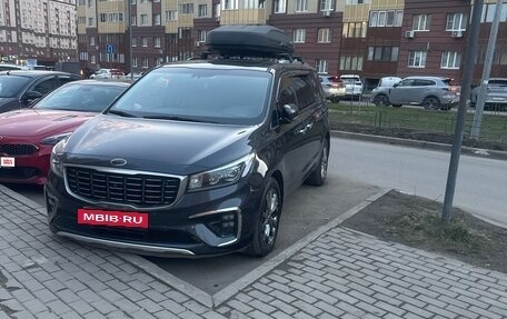 KIA Carnival III, 2018 год, 2 800 000 рублей, 5 фотография