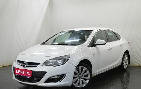 Opel Astra J, 2013 год, 690 000 рублей, 1 фотография