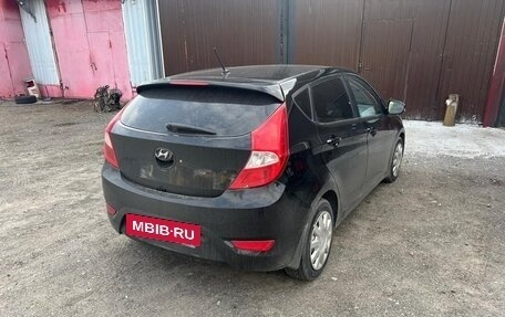 Hyundai Solaris II рестайлинг, 2011 год, 600 000 рублей, 3 фотография