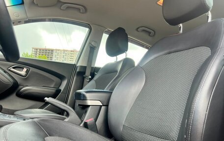 Hyundai ix35 I рестайлинг, 2013 год, 2 300 000 рублей, 14 фотография