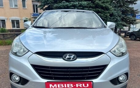 Hyundai ix35 I рестайлинг, 2013 год, 2 300 000 рублей, 2 фотография